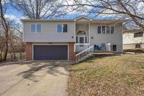 Photo of 1482 Westview Dr, Coralville, IA 52241 (MLS # 202602013)