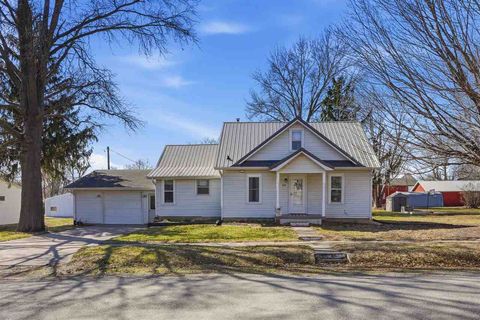 Photo of 305 S Riggs St, LoneTree, IA 52755 (MLS # 202601963)