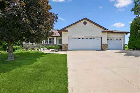 Photo of 452 Sunset Drive, Fairfax, IA 52228 (MLS # 202604225)
