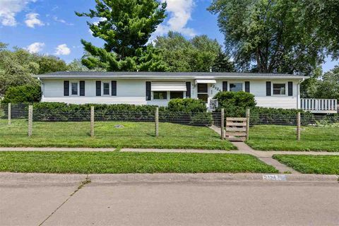 Photo of 2124 Palmer Circle, Iowa City, IA 52240 (MLS # 202504666)