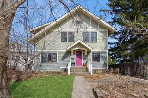 Photo of 918 E Washington St, Iowa City, IA 52240 (MLS # 202504679)