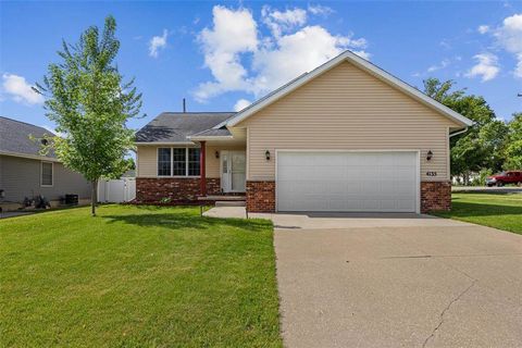 Photo of 4135 Jackson Circle NW, Cedar Rapids, IA 52405 (MLS # 202503276)