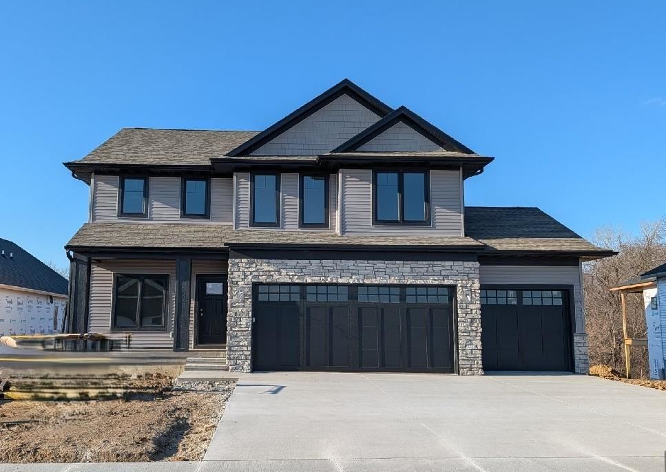 Photo 1 of 43 — 3073 Ridgeview Cir, Coralville, IA 52241