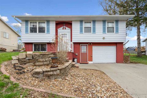 Photo of 6510 NE Asbury Lane, Cedar Rapids, IA 52402 (MLS # 202502682)