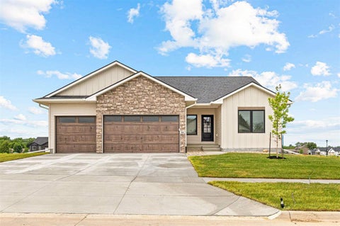 Photo of 650 17th Ave SW, MtVernon, IA 52314 (MLS # 202603561)
