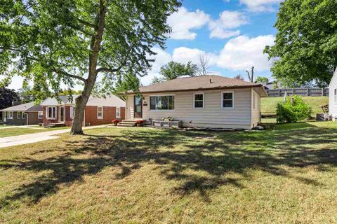 Photo of 651 34th St SE, IA 52403 (MLS # 202506410)