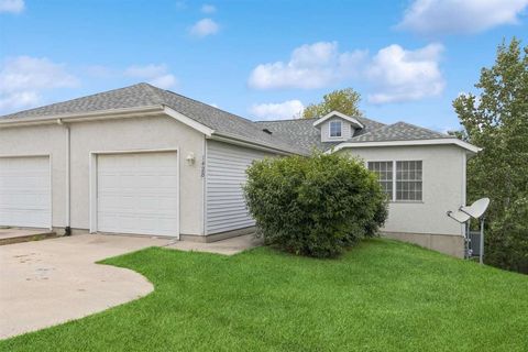 Photo of 1428 Kenai Ct, Coralville, IA 52241 (MLS # 202505563)