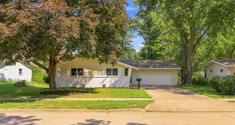 Photo of 218 Shrader Rd, IowaCity, IA 52245 (MLS # 202605349)