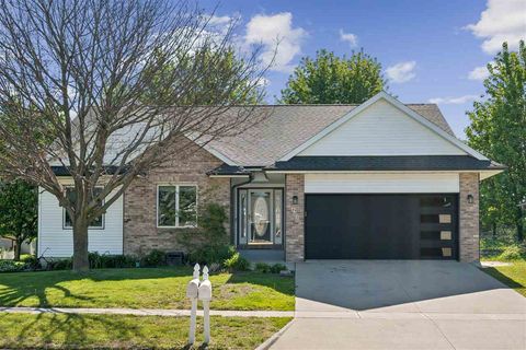 Photo of 402 Windsor Dr, Solon, IA 52333 (MLS # 202603154)