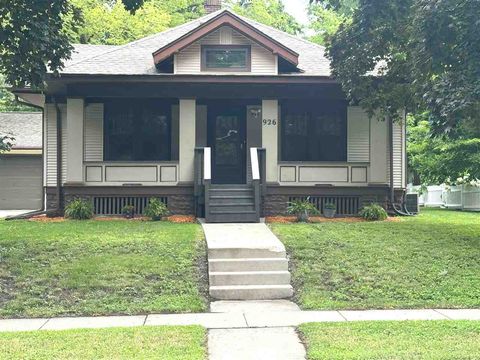Photo of 926 Bowery St, Iowa City, IA 52240 (MLS # 202504853)