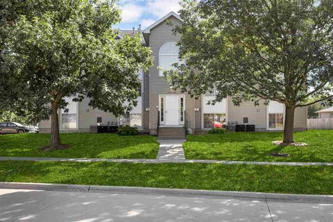 Photo of 142 Elm Ridge Dr, IA 52317 (MLS # 202506093)