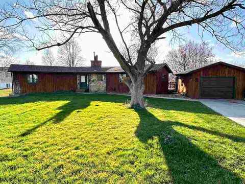 Photo of 145 Fairway Dr, Lisbon, IA 52253 (MLS # 202505100)
