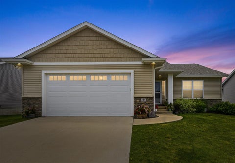 Photo of 225 Bent Creek Dr, Marion, IA 52302 (MLS # 202604686)