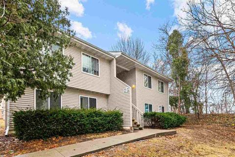 Photo of 343 Willowind Pl, IowaCity, IA 52246 (MLS # 202602283)