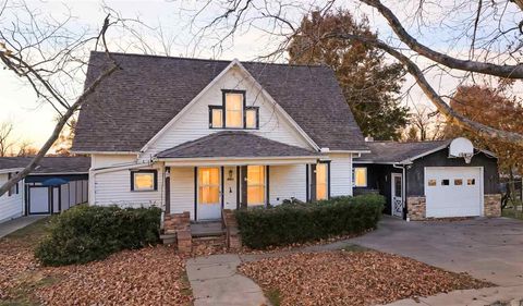 Photo of 1019 8th Ave, Wellman, IA 52356 (MLS # 202506949)