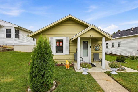 Photo of 1116 20th Ave SW, CedarRapids, IA 52404 (MLS # 202605475)