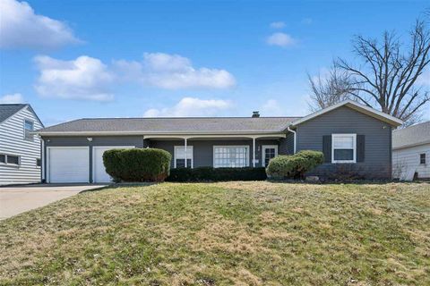 Photo of 2421 10th Ave SW, CedarRapids, IA 52404 (MLS # 202602081)