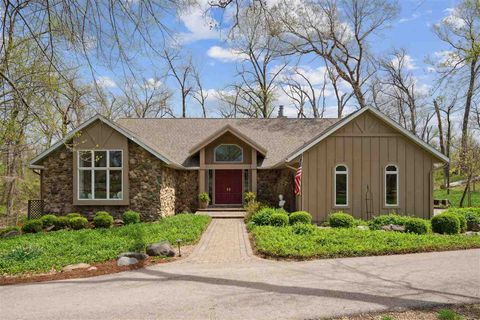 Photo of 525 Indian Rd SE, Cedar Rapids, IA 52403 (MLS # 202502883)