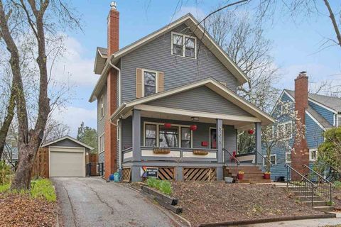 Photo of 505 Clark St, Iowa City, IA 52240 (MLS # 202502319)