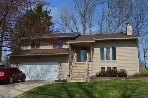 Photo of 1708 Whitters Way NW, CedarRapids, IA 52405 (MLS # 202602135)