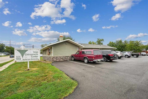 Photo of 725 Blairs Ferry Road, Marion, IA 52302 (MLS # 202605604)
