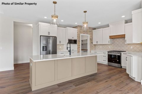 Photo of 6706 Lauder Ln NE, Cedar Rapids, IA 52411 (MLS # 202504912)