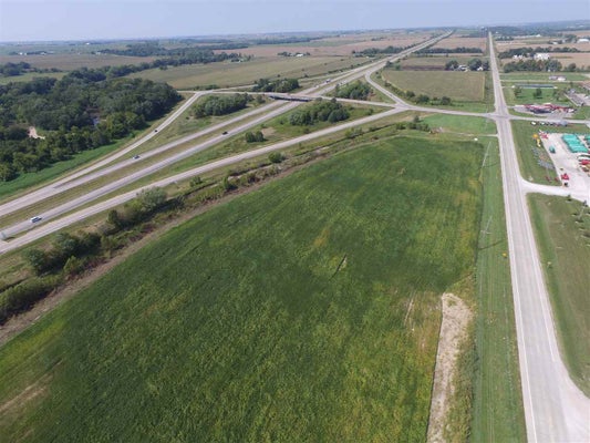 5239 OAKCREST HILL RD SE, HILLS, IA 52235 - Image a92e47b4e33ee6c40a8dd1d4d809ab32/2334870750
