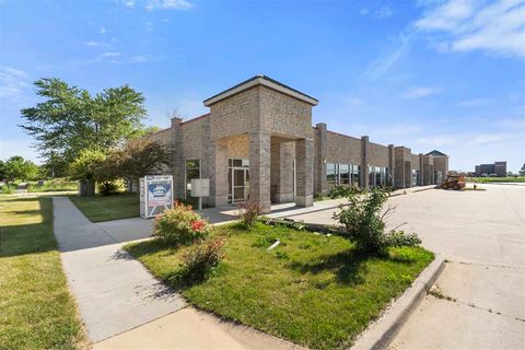 Photo of 595 Country Ln 4 #4, NorthLiberty, IA 52317 (MLS # 202601979)