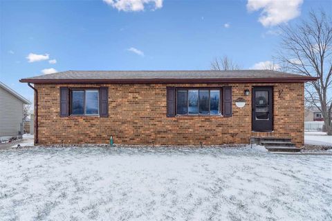 Photo of 4015 Mark Dr, Waterloo, IA 50701 (MLS # 202601028)