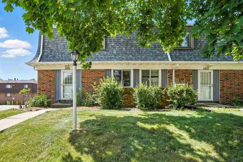 Photo of 3415 E Court St, Iowa City, IA 52245 (MLS # 202504015)