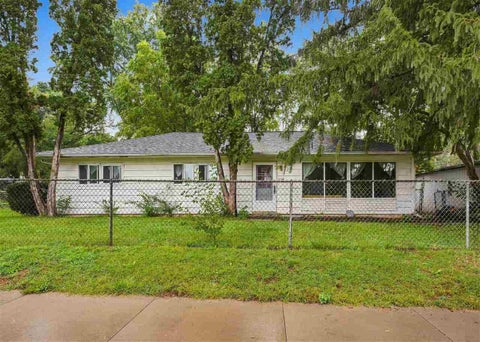 Photo of 1400 Deforest Ave, IowaCity, IA 52240 (MLS # 202606074)