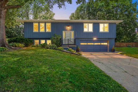 Photo of 1749 Hafor Drive, IowaCity, IA 52246 (MLS # 202603568)