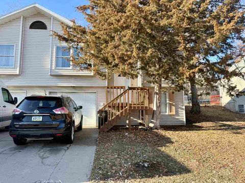 Photo of 1829 Gryn Dr, IowaCity, IA 52246 (MLS # 202600221)