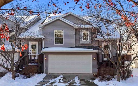 Photo of 955 Twilight Dr, NorthLiberty, IA 52317 (MLS # 202600029)