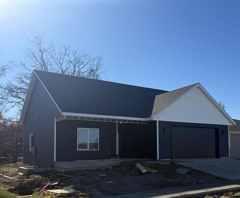 Photo of 3120 Linden Lane, Muscatine, IA 52761 (MLS # 202507039)