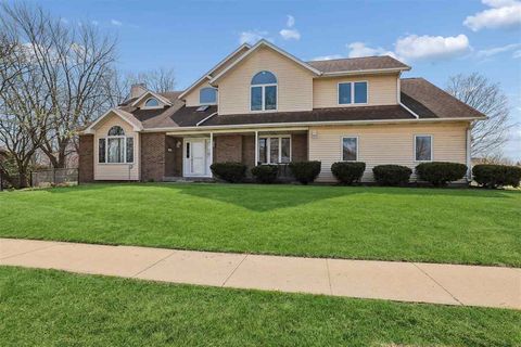 Photo of 1404 Santa Fe Dr, IowaCity, IA 52246 (MLS # 202602161)