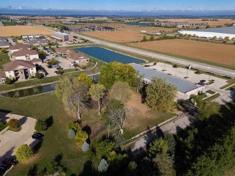 Photo of 555 Country Ln, North Liberty, IA 52317 (MLS # 202504247)