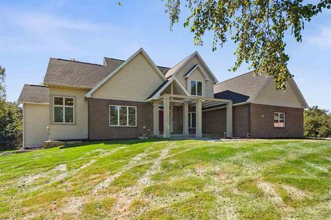 Photo of 53 Burr Oak Ct, IowaCity, IA 52246 (MLS # 202601485)