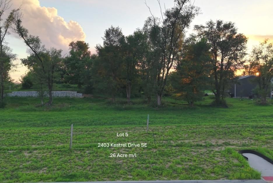 Photo 1 of 6 — 2403 Kestrel Dr SE, CedarRapids, IA 52403