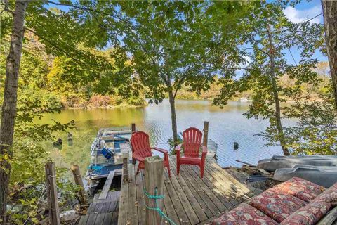 Photo of 1462 Trail Bend Dr NW, IA 52338 (MLS # 202506194)