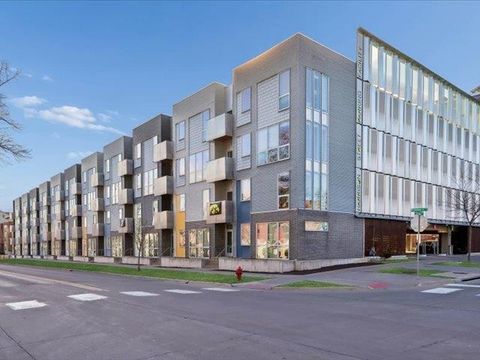 Photo of 519 S Dubuque St, IowaCity, IA 52240 (MLS # 202601146)