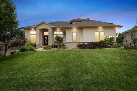 Photo of 200 Auburn East Ln, Coralville, IA 52241 (MLS # 202504983)