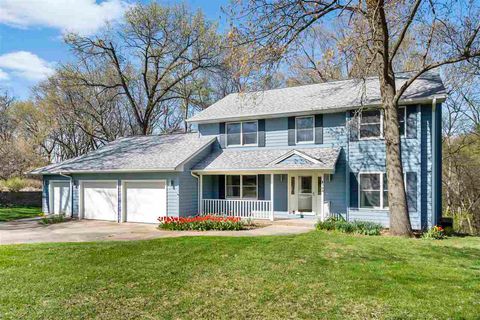 Photo of 3702 Forest Gate Dr NE, Iowa City, IA 52240 (MLS # 202502039)