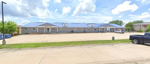 Photo of 3260 Southgate Pl SW 15, Cedar Rapids, IA 52404 (MLS # 202501338)