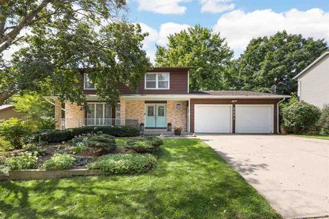 Photo of 2271 Cae Dr, Iowa City, IA 52246 (MLS # 202505331)