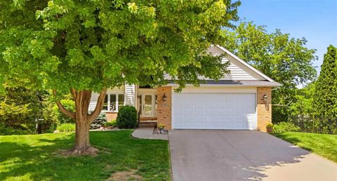 Photo of 2107 Glen Oaks Knoll, Coralville, IA 52241 (MLS # 202603484)