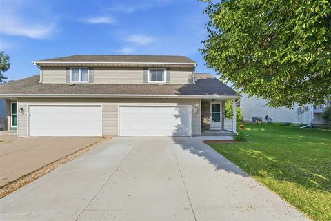 Photo of 1425 Kodiak Ct, Coralville, IA 52241 (MLS # 202603517)