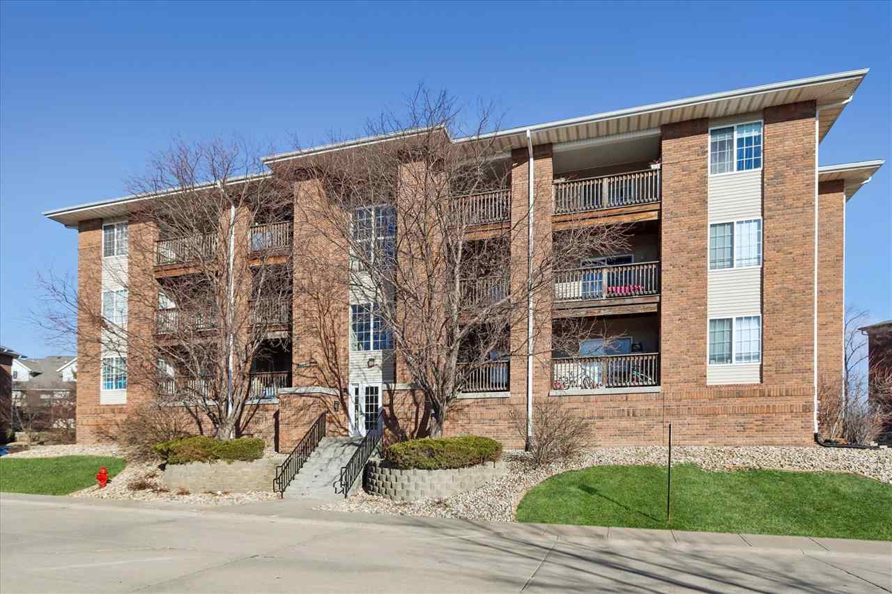 Photo 1 of 13 — 2510 Cascade Ln, IowaCity, IA 52246