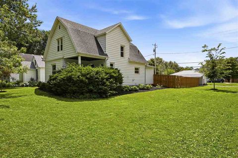 Photo of 401 S Center St, LoneTree, IA 52755 (MLS # 202603921)