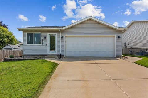 Photo of 5655 Deerwood St SW, Cedar Rapids, IA 52404 (MLS # 202504878)